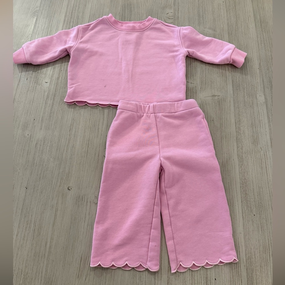 Amazon Essentials x Sofia Grainge Scalloped Sweatsuit